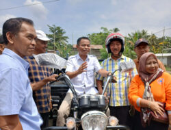 Serahkan Becak Motor, Hidayat Padang Hebat Buktikan Kepedulian Lingkungan di Kota Padang