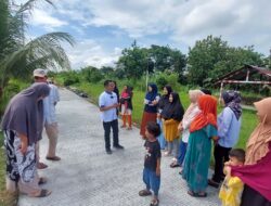 ‘Warga Durian Ratus : Terimakasih pak Hidayat Jalan Kami Bagus’