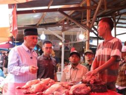 Pedagang di Pasar Kota Solok Klaim 80 Persen Masyarakat Dukung Mahyeldi-Vasko