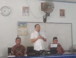 Ketua Komisi IV DPRD Sumbar Doni Harsiva Kunjungi 2 Sekolah di Pessel