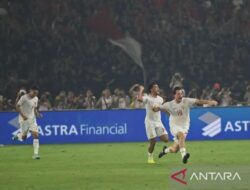 China Kalahkan Indonesia 2-1