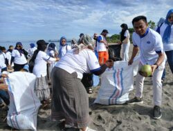 Calon Wawako Hidayat, Tim Pemenangan dan Srikandi Hebat Bersih-bersih Pantai Padang