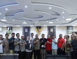 Silaturahmi PWI dan Ketua DPRD Sumbar: Koordinasi DPRD dan Media Penting untuk Kemajuan Daerah