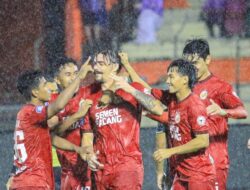 Malam Ini Semen Padang Hadapi PSM Makassar di Agus Salim