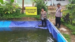 Sukseskan Makan Bergizi Gratis, Polsek Barangin Manfaatkan Pekarangan Tebar Bibit Ikan